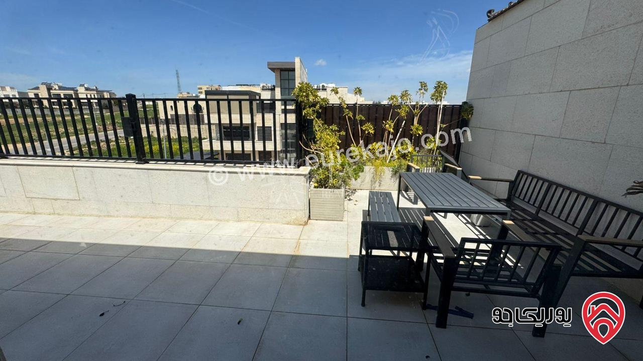 شقة فاخرة طابق أول مساحة 440م للبيع في عمان - رجم عميش