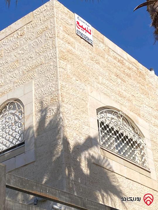 ڤيلا مساحة 500م على أرض 580م للبيع في الزرقاء الجديدة سوبر ديلوكس محاطة ب ڤلل