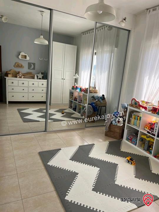 شقة طابق ثالث مساحة 110م للايجار مفروشة في عمان - الشميساني