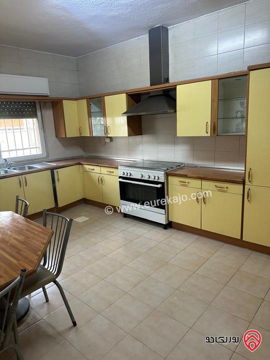 شقة طابق رابع مساحة 140م للبيع في عمان - أم اذينة