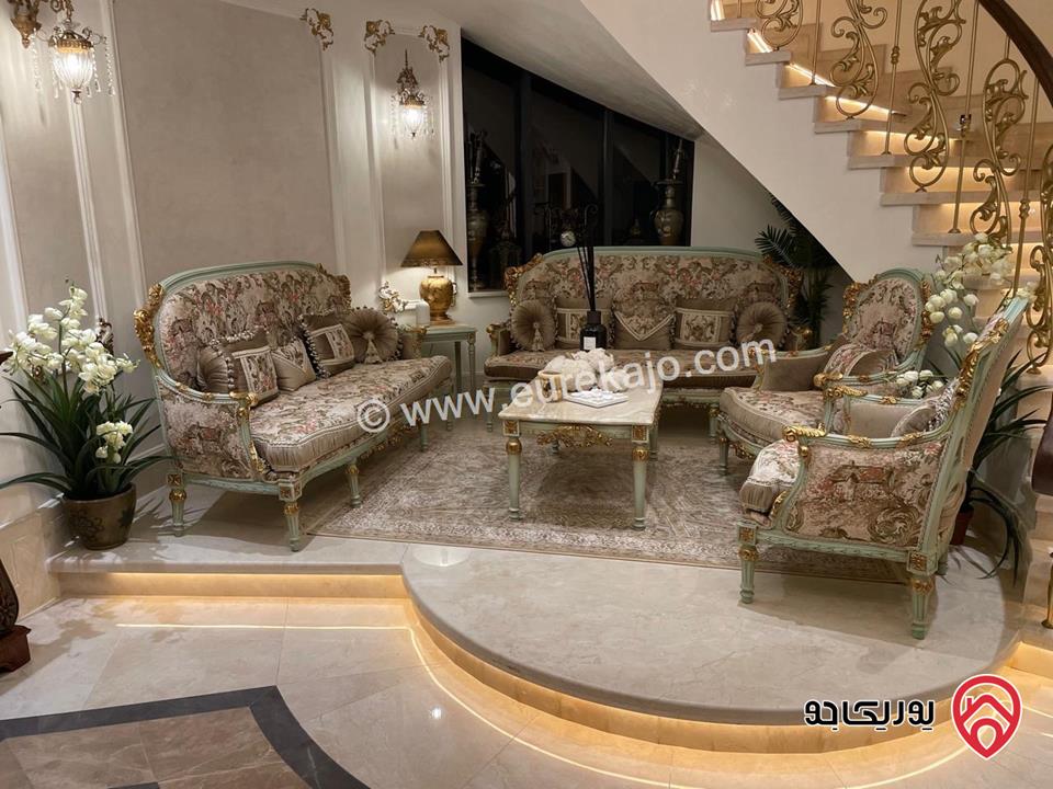 قصر فاخر مساحة البناء 2000م على أرض 2 دونم و 650م للبيع في عمان - دابوق 