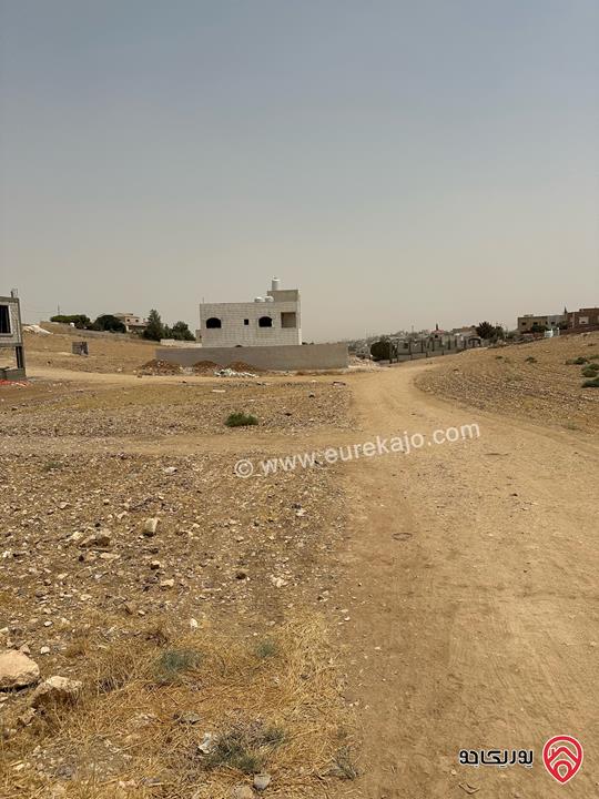 ارض مساحة 569م للبيع في عمان - الخشافية تلعة هليل الغربي بجانب فلل