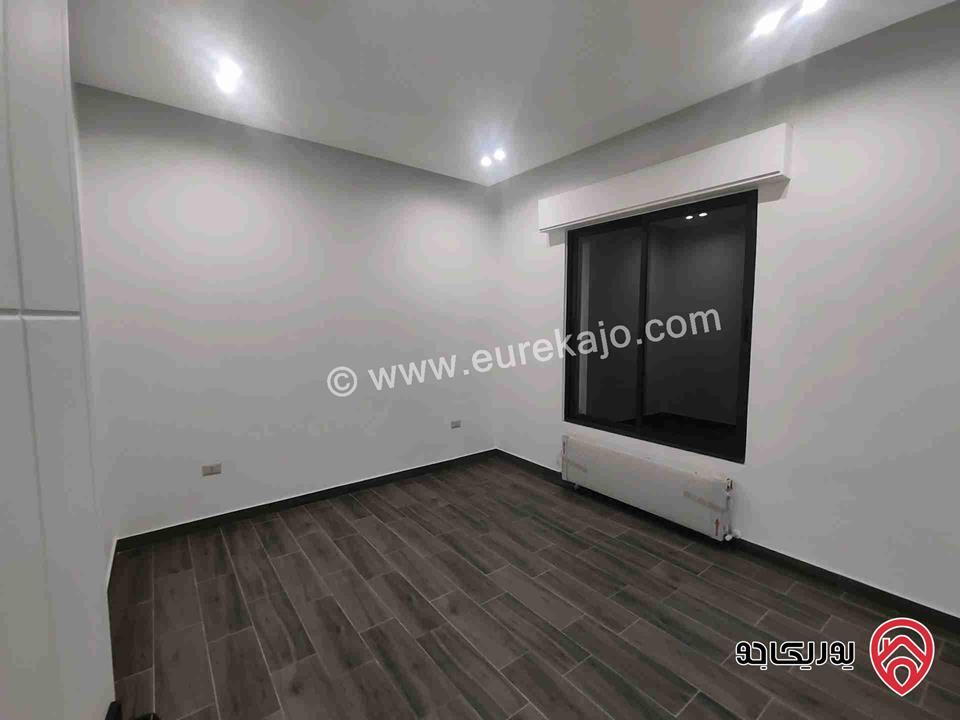 شقة طابق أول مساحة 250م للبيع في عمان - أم أذينة