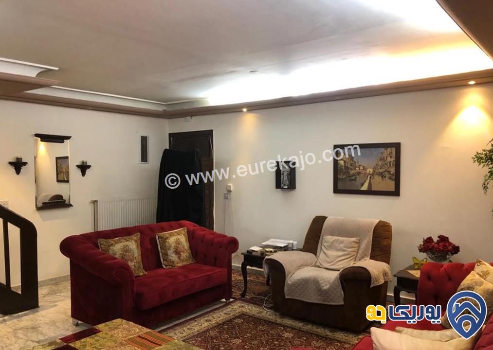 شقة طابق ثالث دوبلكس مساحة 225م للبيع في ضاحية الرشيد