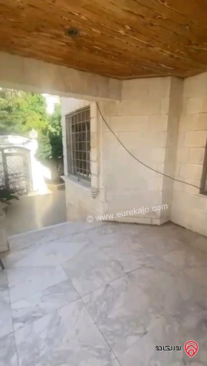 فيلا دوبلكس مساحة 490م على أرض 310م للبيع في الزرقاء