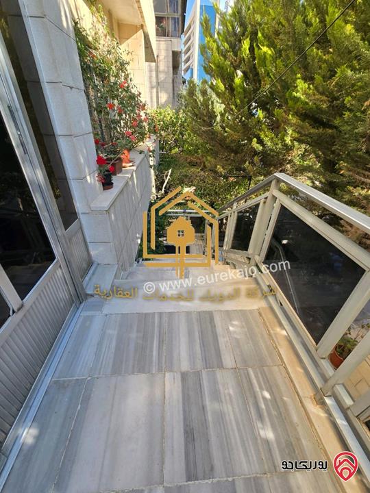 شقة فارغة مساحة 300م طابق ارضي للإيجار في عمان - ضاحية الرشيد 
