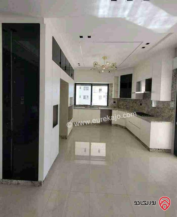 شقة فارغة مساحة 235م للايجار جديدة لم تسكن في عمان - خلدا