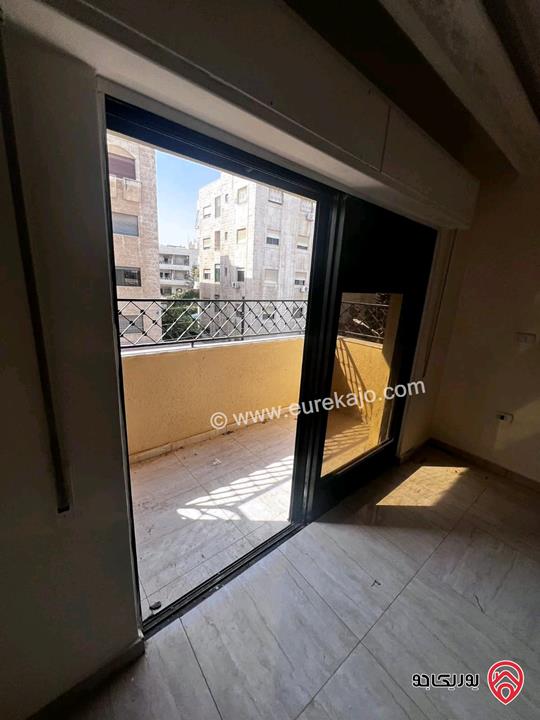 شقة فارغة طابق ثاني مساحة 120م للايجار في عمان - الجندويل 