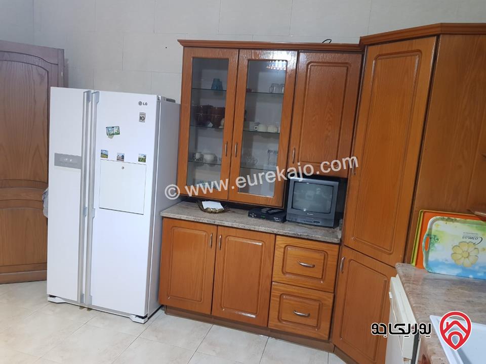 شقة مميزة طابق ثالث مساحة 213م للبيع في عمان - عبدون الدوار الخامس 