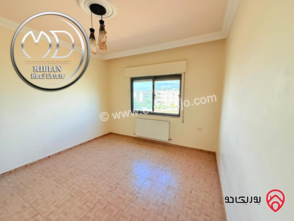 شقة فارغة للايجار في عمان - خلدا مقابل المعارف مساحة 230م 4 نوم طابق ثاني تشطيبات سوبر ديلوكس بسعر مميز