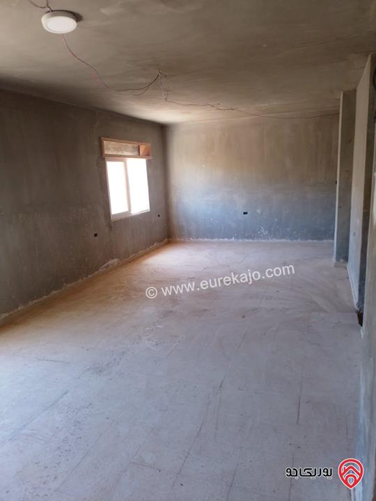 بيت مستقل غير مشطب مساحة 225م على أرض 900م للبيع في عمان - البيضاء