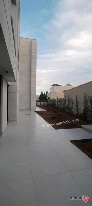 شقة طابقية ارضية مساحة 300م داخلي و 350م خارجي للبيع في عمان - دابوق