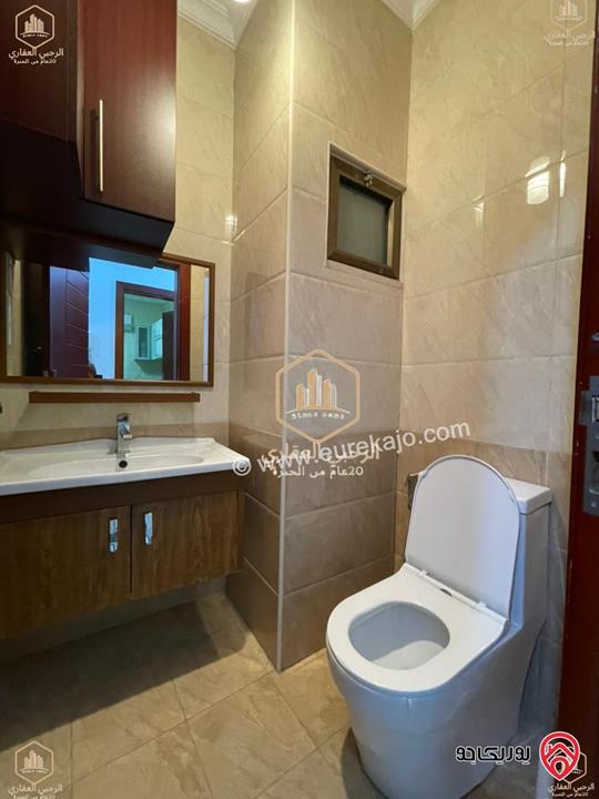 شقة دوبلكس فاخرة طابق ثالث مساحة 220م للايجار في عمان - الرابية