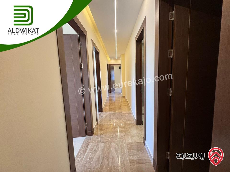 شقة ارضية معلقة للبيع في عمان - خلدا العوجانية المساحة 220م ترس 15م موقع مميز