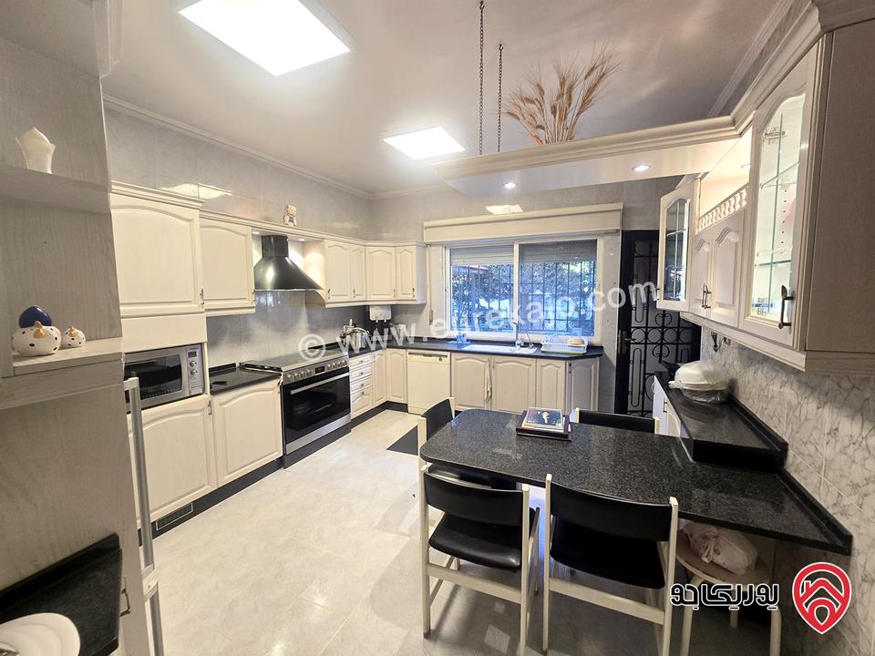 شقة مفروشة ارضية مساحة 210م مع حديقة 200م للإيجار في عمان - الرابية