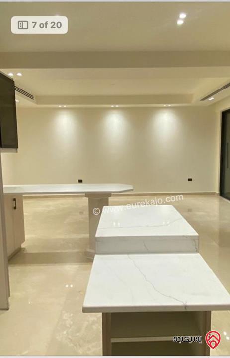 شقة جديدة شبه مفروشة مساحة 210م للايجار في عمان - دير غبار