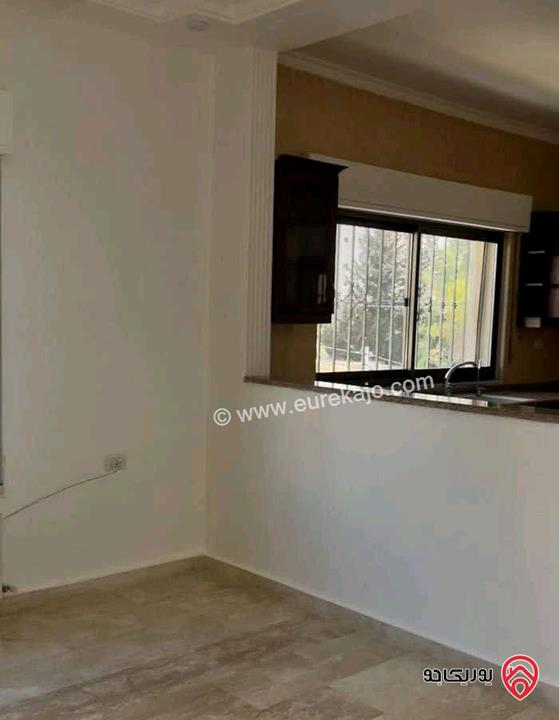 شقة فارغة طابق ثالث مع روف مساحة 250م للايجار في عمان - خلدا