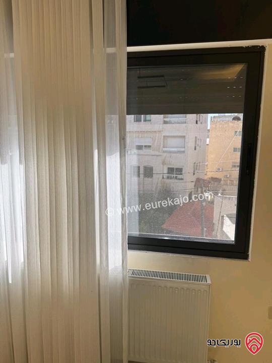 شقة طابق ثاني مساحة 215م للبيع في عمان - الرابية