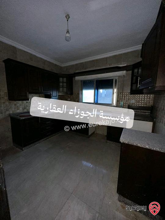 3 شقق فارغات مساحة كل شقة 125م طابق أول / ثاني للايجار في نفس العمارة في عمان - ضاحية الحاج حسن منطقة شارع الاذاعة