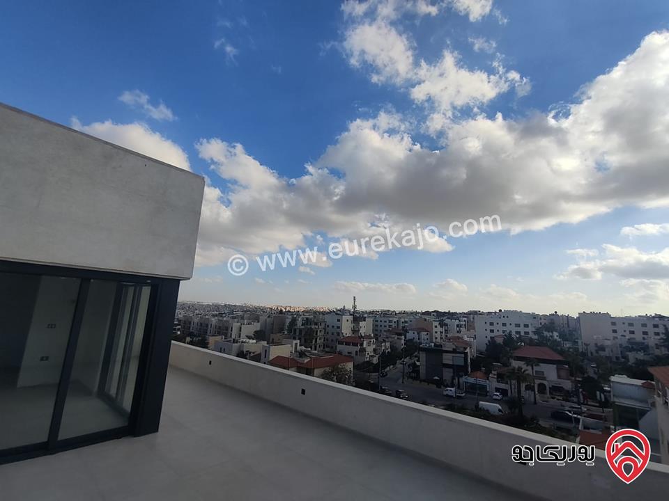 فلل متلاصقة مساحة الارض 250م مساحة البناء 500م للبيع في عمان - عبدون 