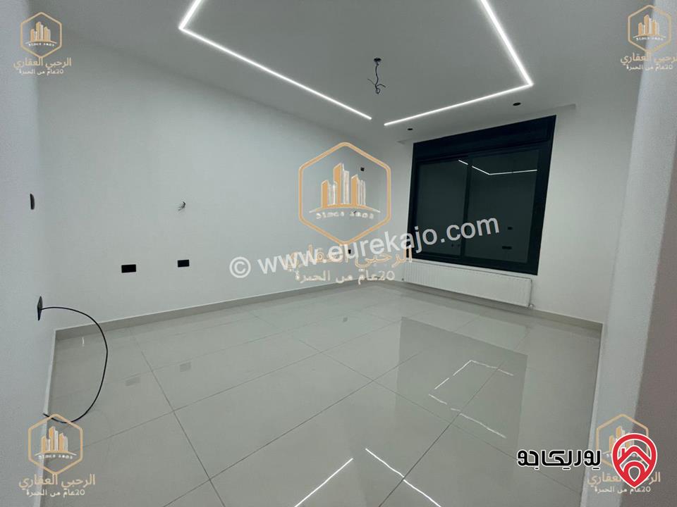 شقة ارضية مساحة 145م مع ترس خارجي 135م للايجار في عمان - الجندويل