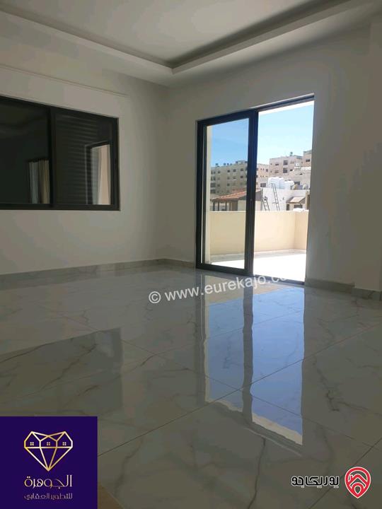 شقة طابق اخير مع روف دوبلكس فاخر مساحة 200م لم يسكن للبيع في عمان - تلاع العلي 
