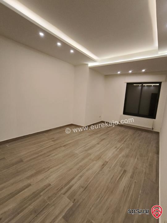 شقة أرضية مساحة 195م داخلي و 120م خارجي للايجار في عمان - البنيات قرب طريق المطار 