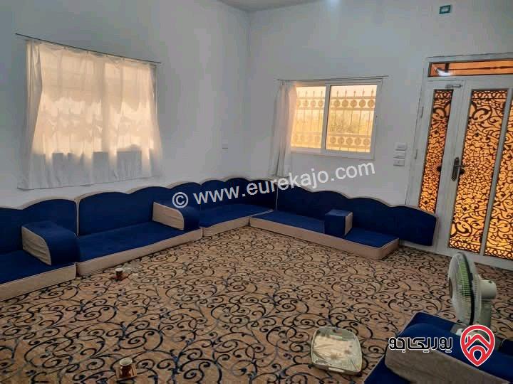بيت مساحة 200م على أرض 500م للبيع في المفرق ضاحية الملك عبدالله 