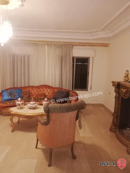 شقة طابق ثالث مساحة 225م للبيع في عمان - الرابية 