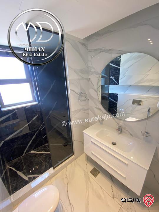 رووف فارغ للايجار في عمان - دابوق مساحة 350م مع تراسات تشطيبات ديكورات عصرية فاخرة اطلالة رائعة جديد لم يسكن