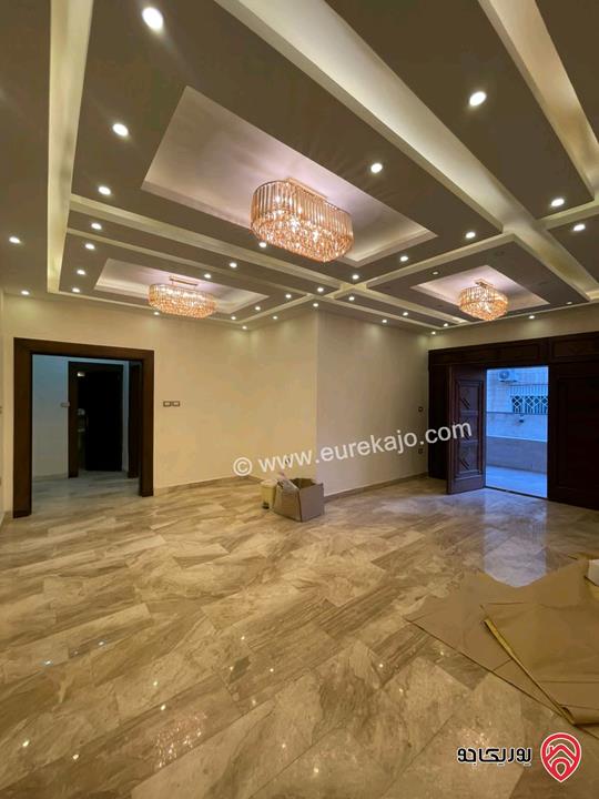 شقة أرضية مساحة 166م داخلي و 250م خارجي للبيع في عمان - الشميساني