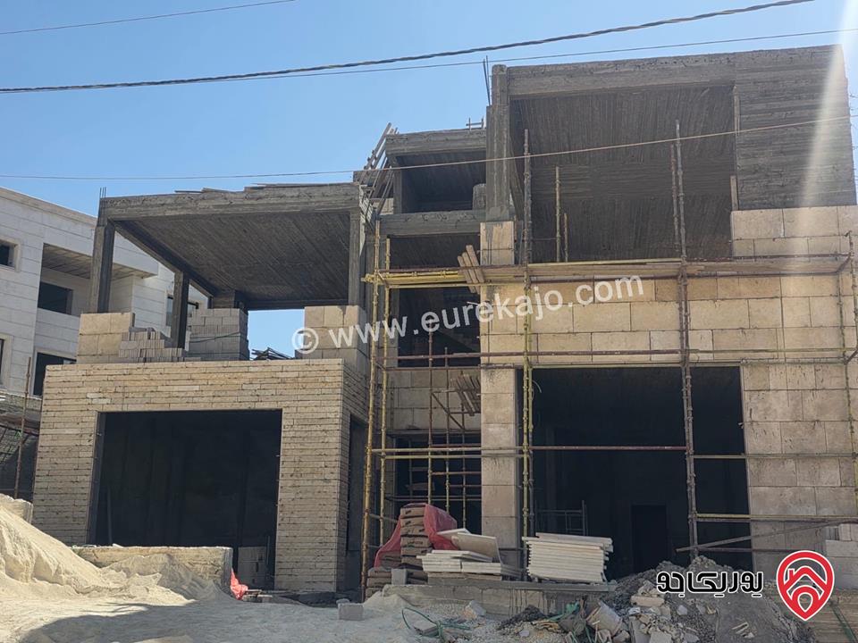 فيلاعدد 2 مساحة البناء 500م لكل فيلا على أرض المساحة الكلية 1 دونم للبيع في عمان - دابوق 