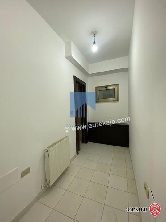 شقة فاخرة طابق اول 172م تشطيب سوبر ديلوكس للبيع في عمان - خلدا - العوجانية