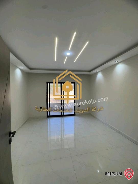 شقة جديدة طابق ثالث مساحة 125متر للإيجار في عمان - شفا بدران 