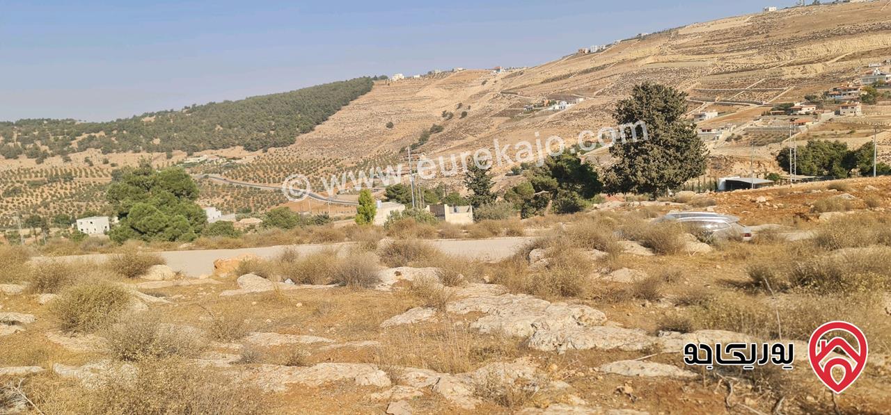 من المالك قطعة ارض مساحة 560 متر للبيع في الزرقاء - شارع الأردن الكمشه قمة اسكان المهندسين واطلالة جميلة جدا وقطعة خلابة ليست بحاجة لأي شغل 