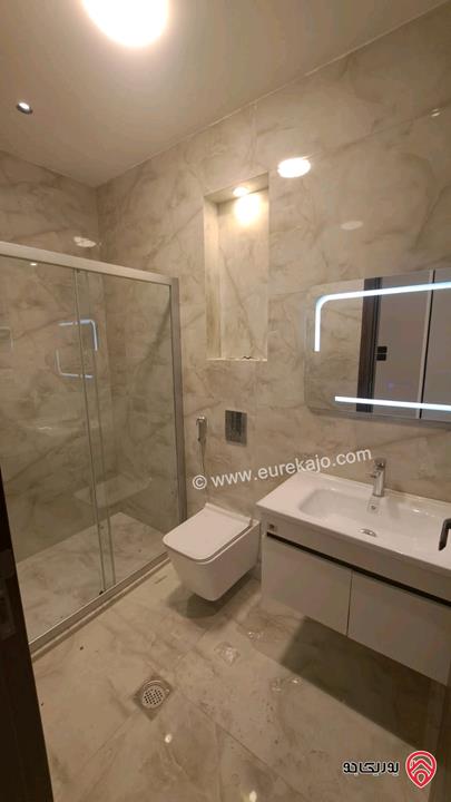 شقة طابق ثالث مساحة 160م لم تسكن بعد للبيع في عمان - ربوة عبدون