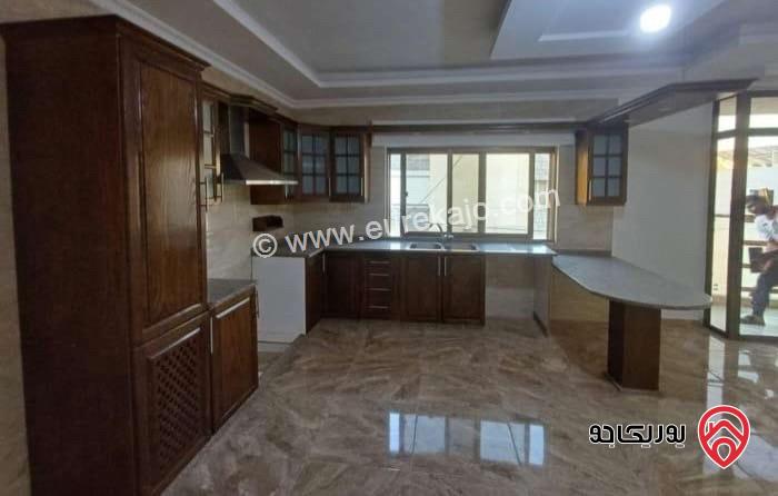 شقة فارغة طابق أول مساحة 150م للايجار في عمان - الرابية