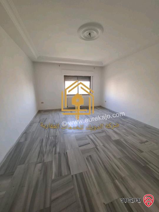 شقة فارغة طابق اول مساحة 150م للإيجار في عمان - الرابية 