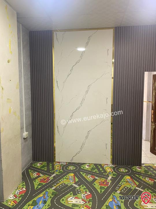 مكاتب بمساحات مختلفة للايجار في الزرقاء الجديدة شارع الكرامة