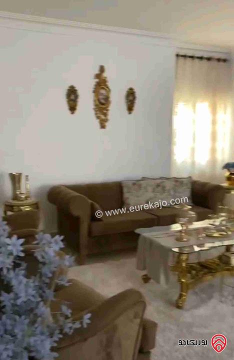 شقة مساحة 145م طابق ثاني للبيع في الزرقاءالجديدة البتراوي الجنوبي ع شارعين قريبة من الخدمات 