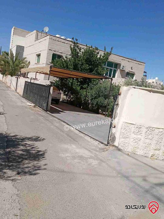 بيت طابقين مساحة 400م على أرض 850م للبيع المستعجل في عمان - مرج الحمام 