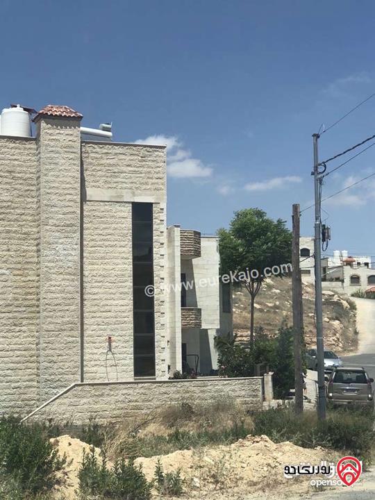 فيلا مساحة الأرض 570م والبناء 913م للبيع في عمان - ضاحية الرشيد 