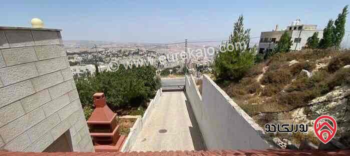 فيلا مساحة 620م مع مسبح على أرض 1200م للبيع في الحّمر