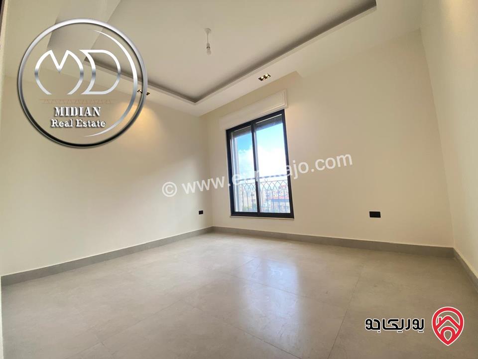 شقة طابقية فارغة للايجار في عمان - ضاحية الامير راشد مساحة 160م طابق ثاني تشطيبات ديكورات عصرية فاخرة جديدة لم تسكن