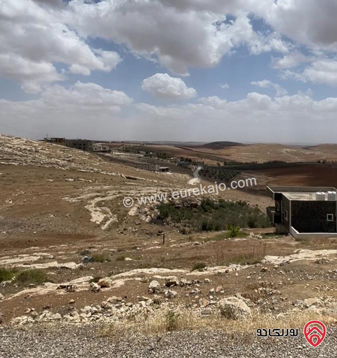 قطعة ارض مساحة 2 دونم و 255م للبيع في مادبا - منطقة ماعين 