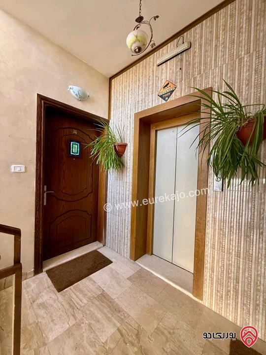 شقة طابق ثالث مساحة 174م + روف 150م للبيع في عمان - السابع 