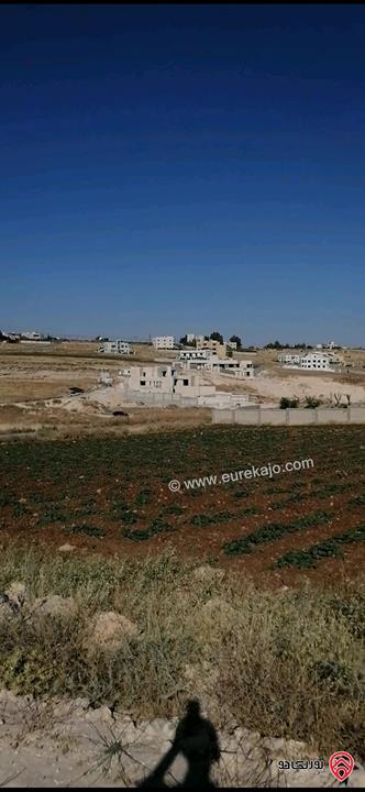 قطعة ارض مساحة 3 دونم و 400م للبيع في عمان - ناعور منطقة بيت زرعا، محاطة بالقصور و الفلل