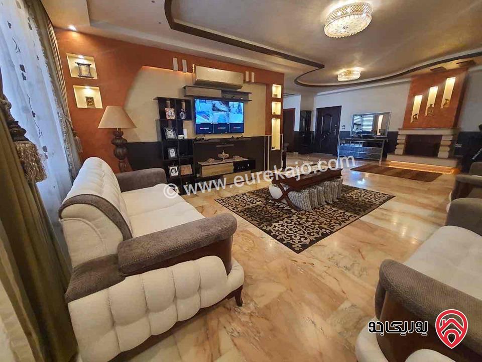 شقة فاخرة أرضية مساحتها 180 متر + 40 متر تراس خارجي مغلق للبيع في عمان - حي الصحابة