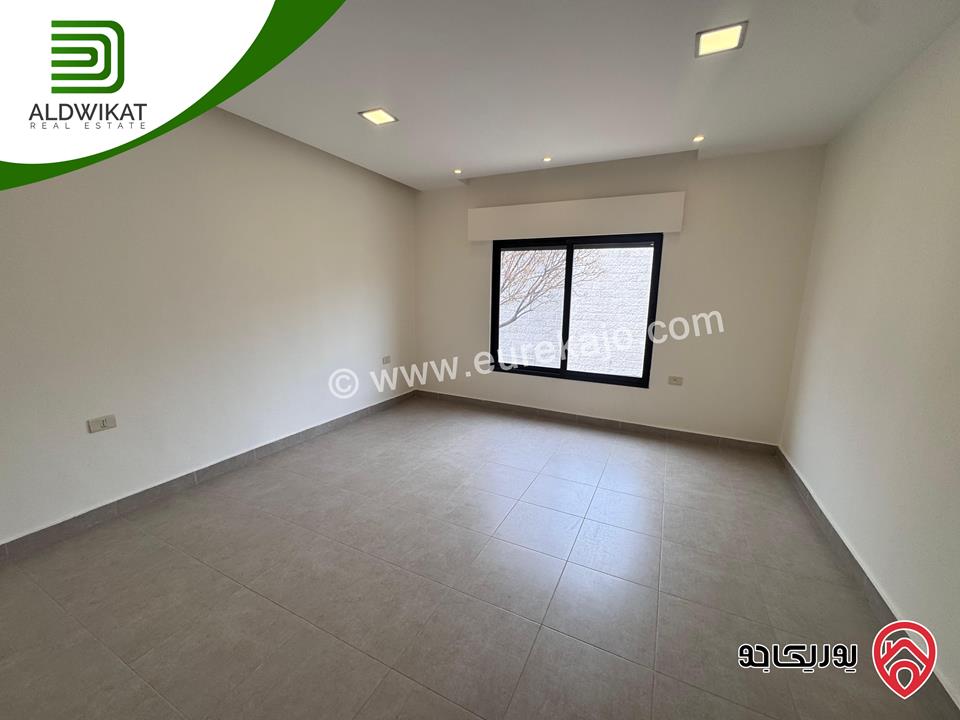شقة للبيع او للايجار في عمان - عبدون طابق اول مساحة البناء 230م موقع هاديء ومميز