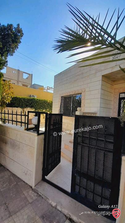 بيت مستقل مساحة 200م على أرض 375م للبيع في عمان - المستندة 
